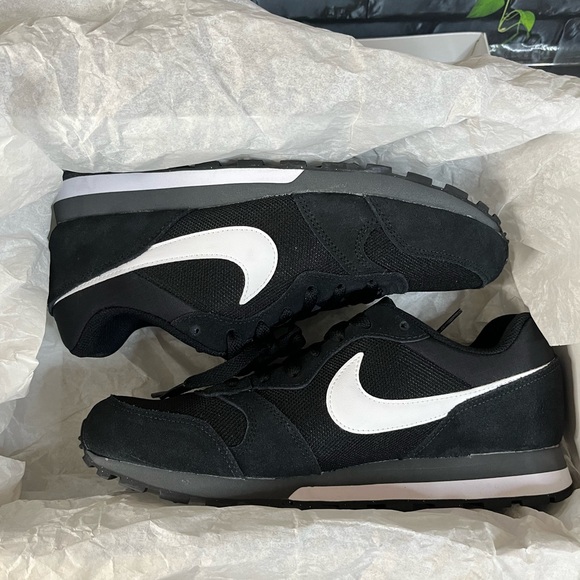 Nike MD Runner 2 - Picture 9 of 11